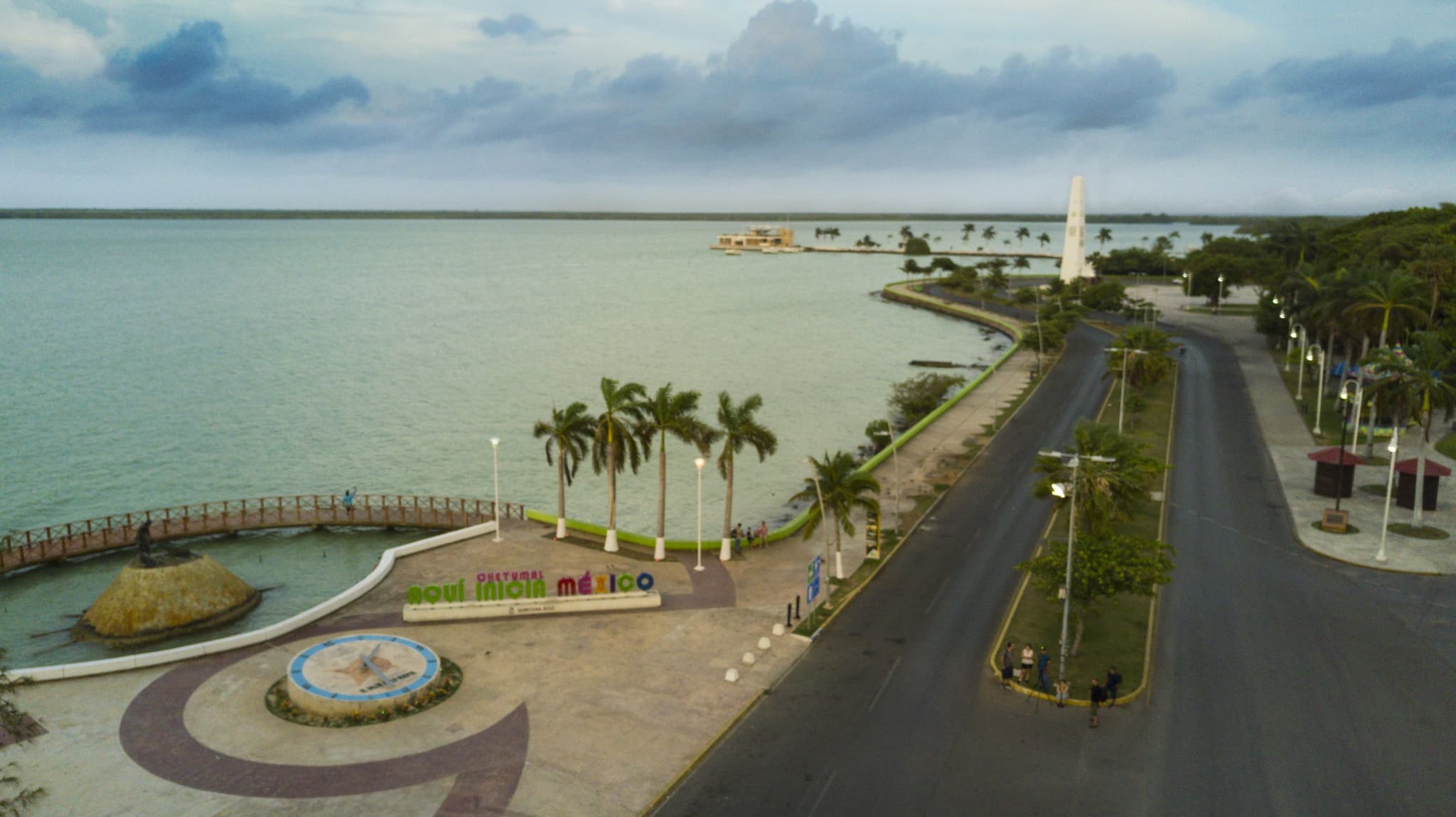 Explanada del bulevar de la bahía en Chetumal